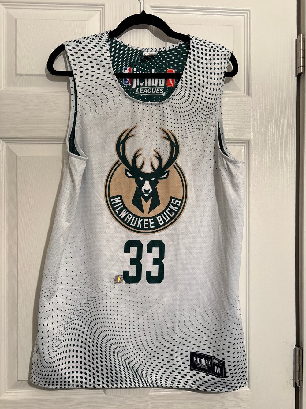 Milwaukee Bucks #33 Reversible Green, White Tank Jersey Size M Adult